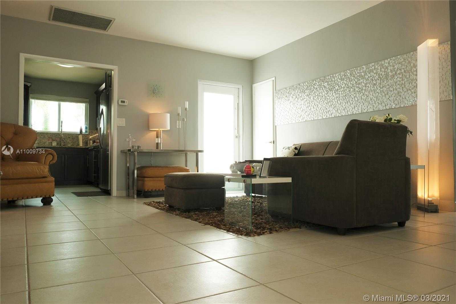 Small Image of 7528 HISPANOLA AVE, North Bay Village Number 9