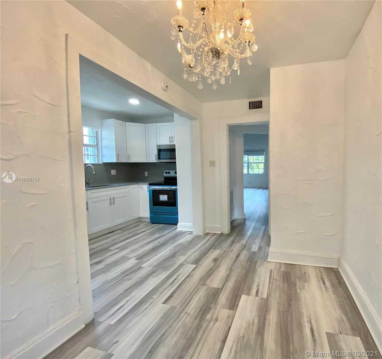 Small Image of 626 NE 4th Ct., Hallandale Beach, FL 33009, USA Number 11