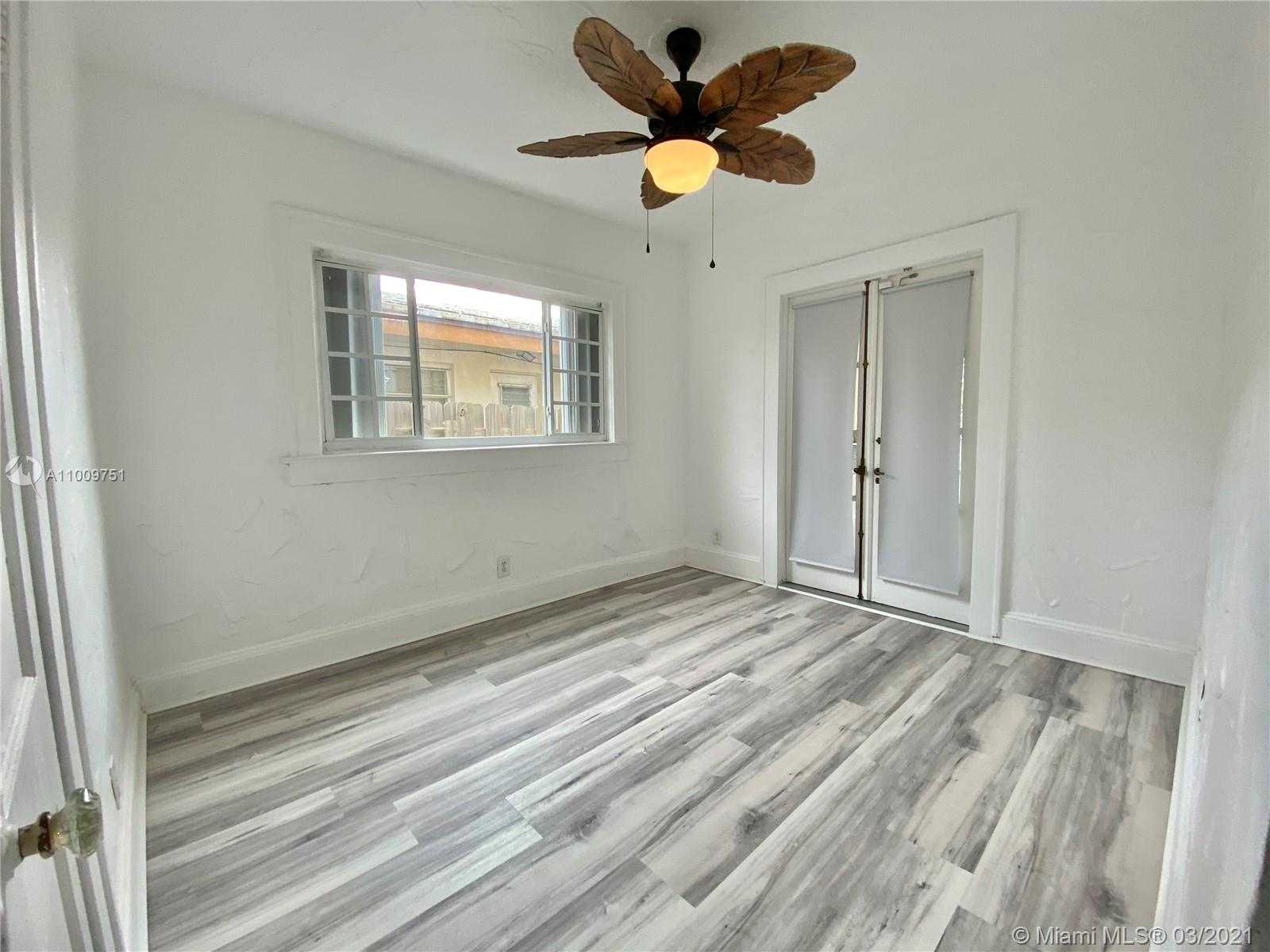Small Image of 626 NE 4th Ct., Hallandale Beach, FL 33009, USA Number 16