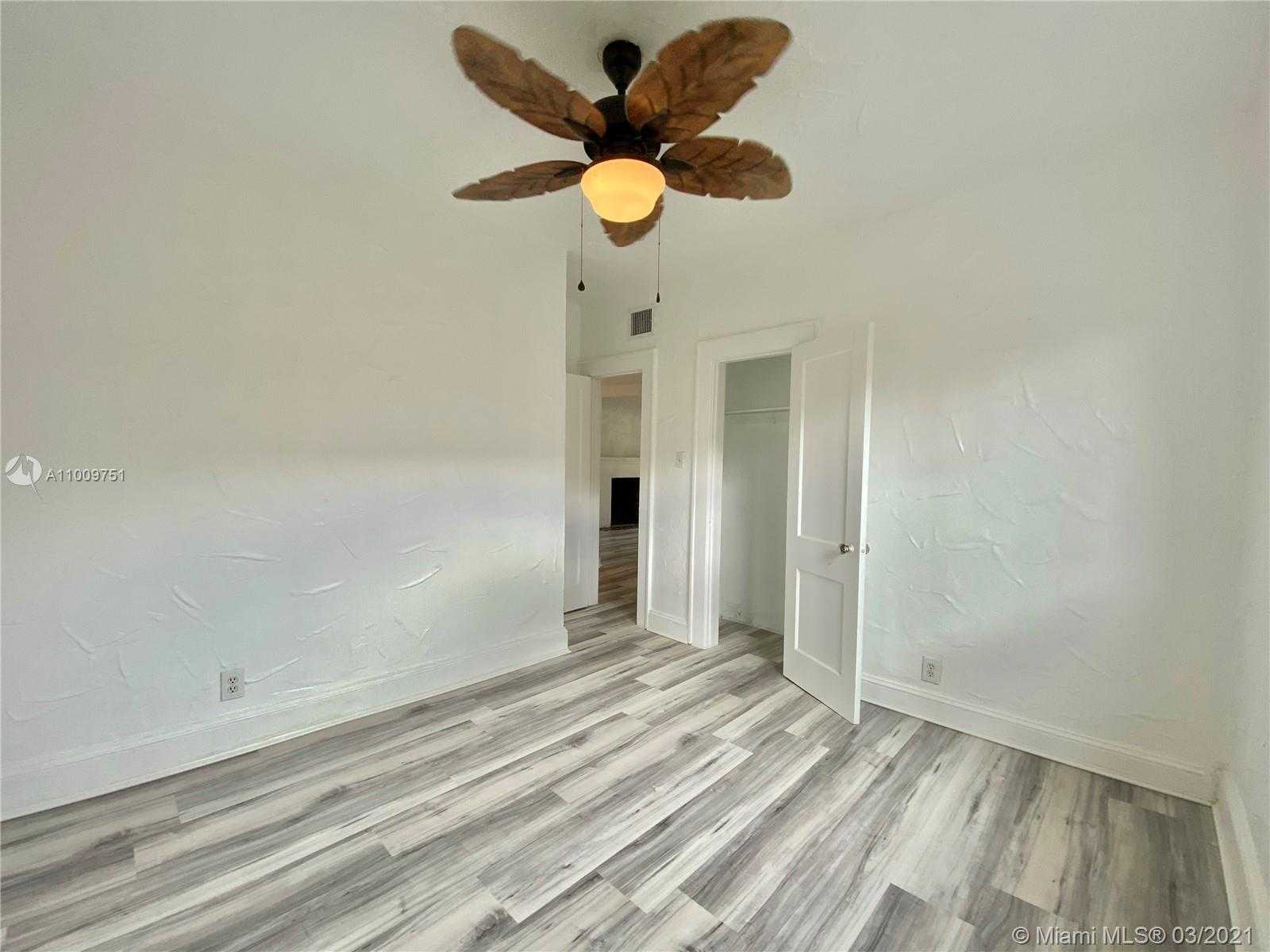 Small Image of 626 NE 4th Ct., Hallandale Beach, FL 33009, USA Number 17