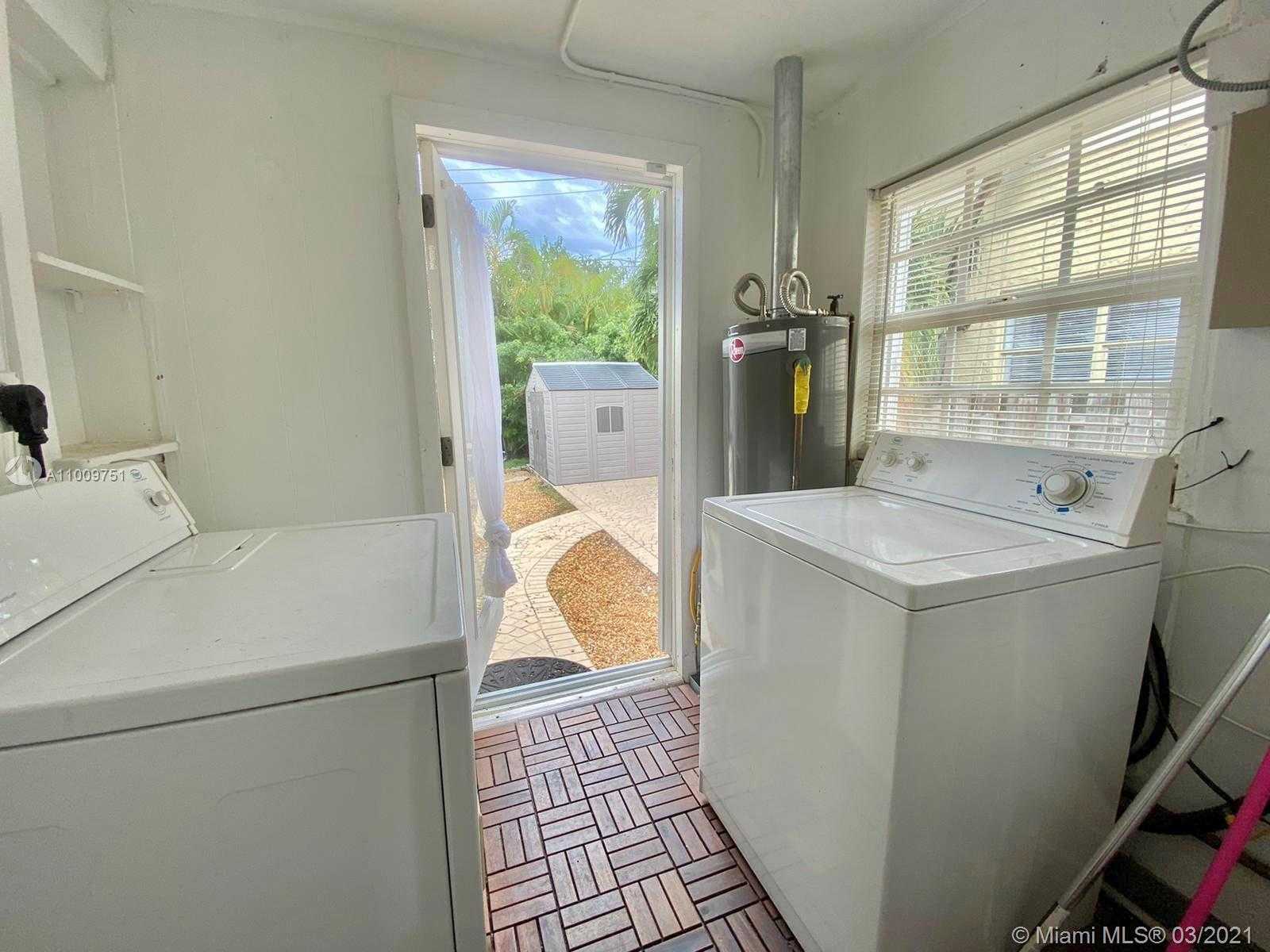 Small Image of 626 NE 4th Ct., Hallandale Beach, FL 33009, USA Number 19