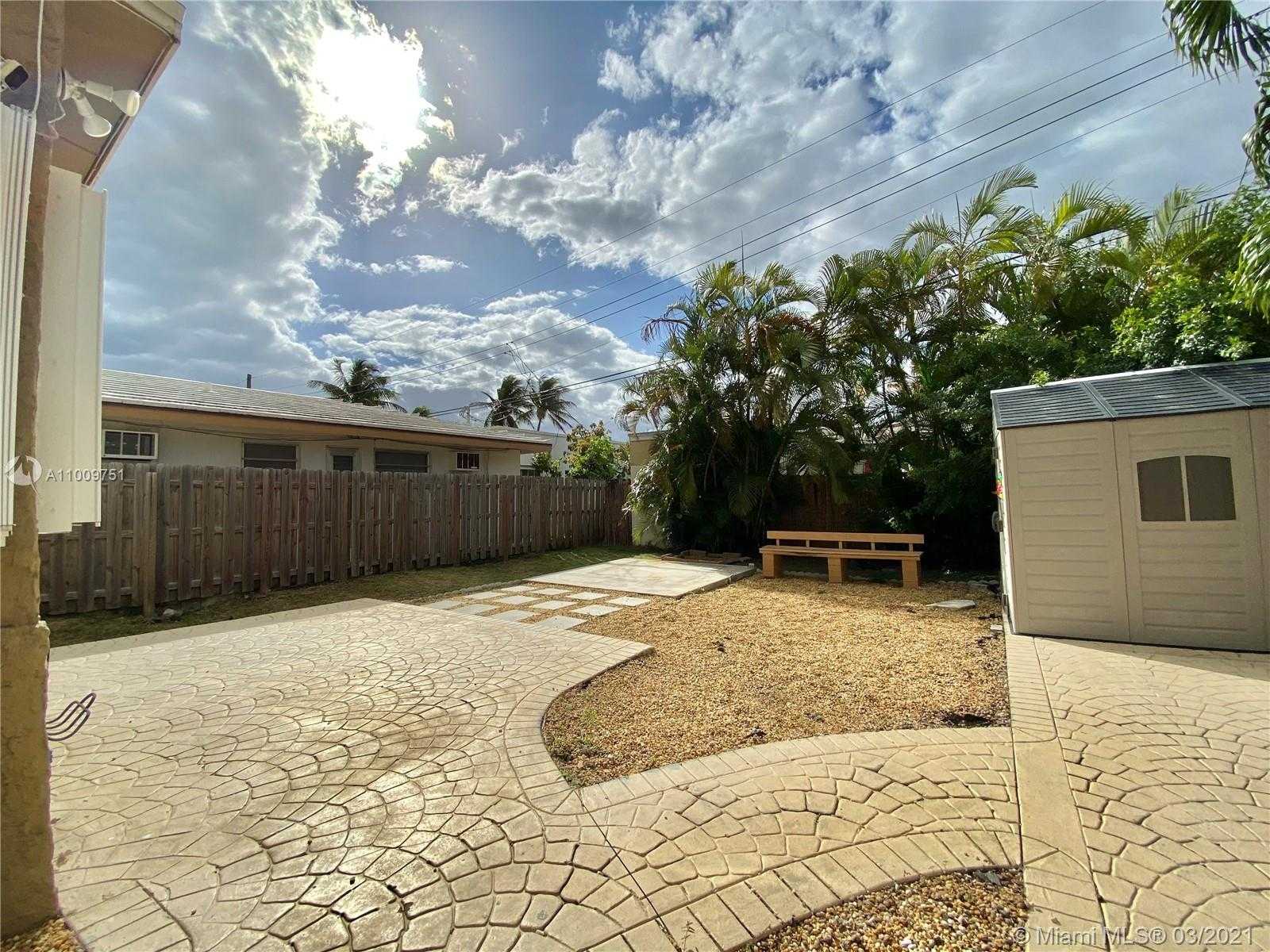 Small Image of 626 NE 4th Ct., Hallandale Beach, FL 33009, USA Number 25