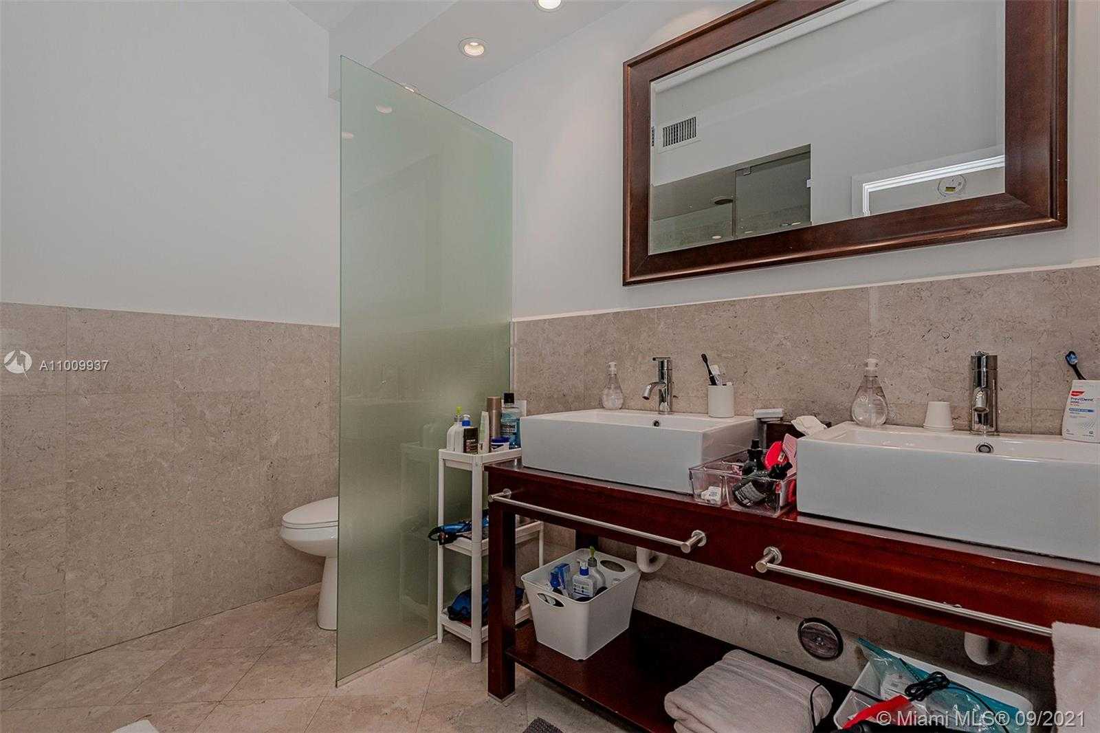Small Image of 4707 ALTON RD, Miami Beach Number 11