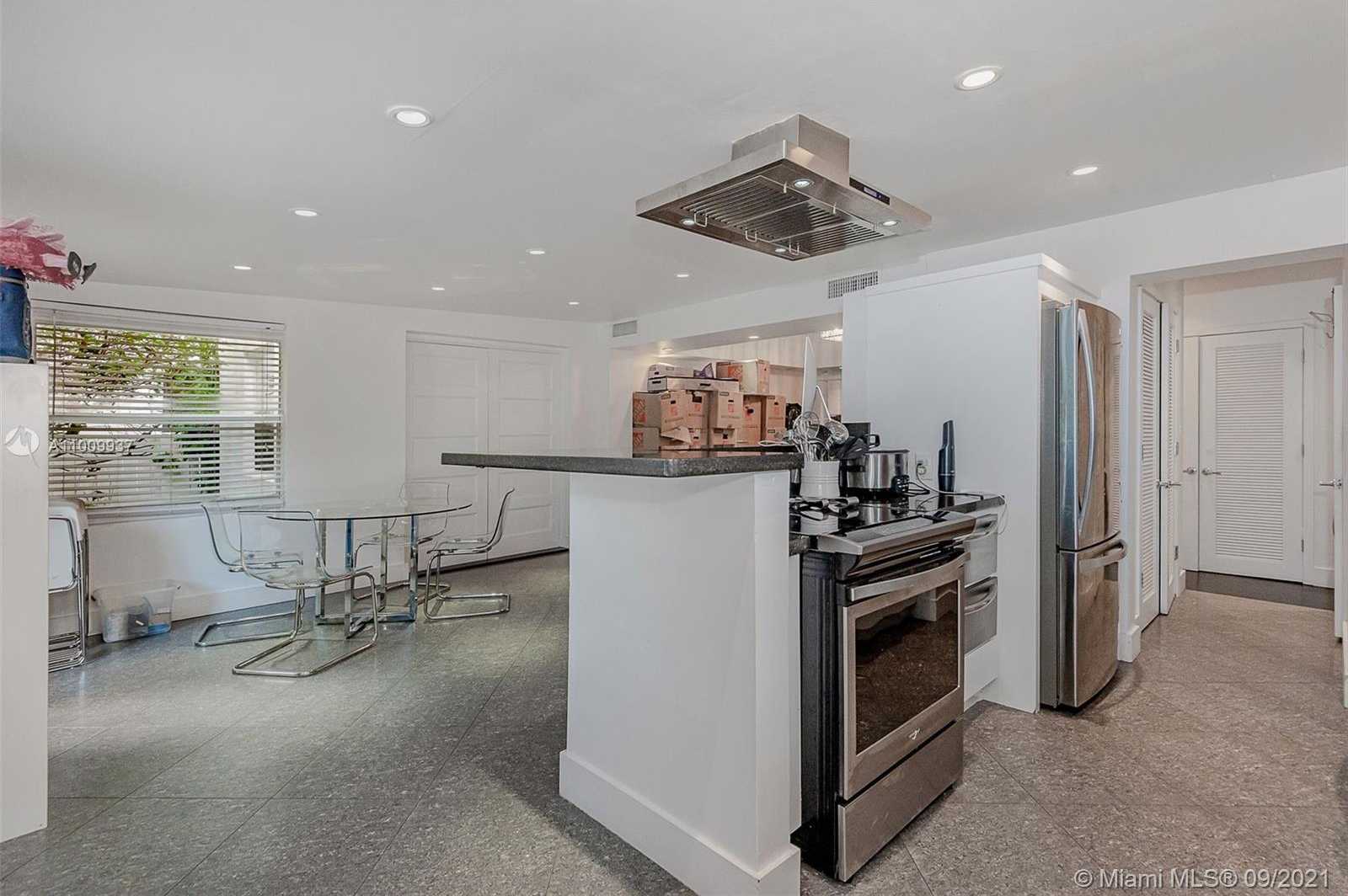 Small Image of 4707 ALTON RD, Miami Beach Number 6
