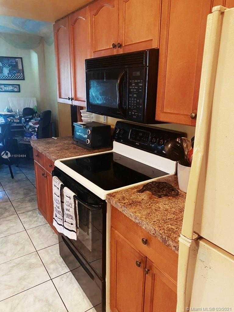 Small Image of 6490 SOUTH WEST 10TH ST, North Lauderdale Number 10