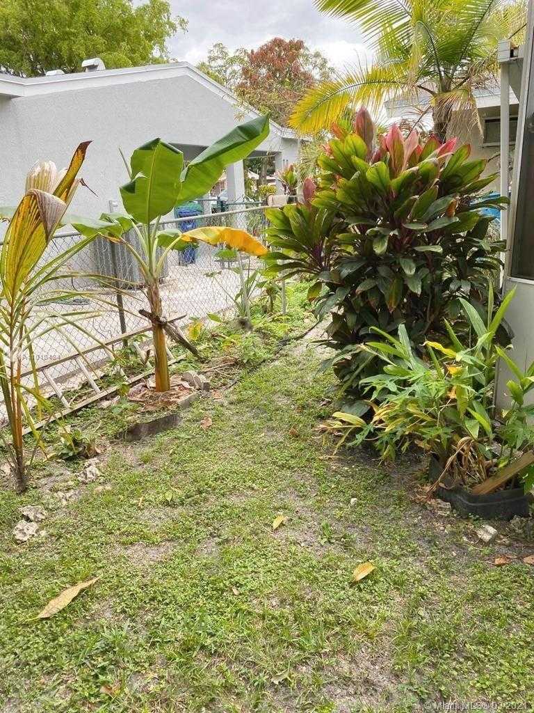 Small Image of 6490 SOUTH WEST 10TH ST, North Lauderdale Number 32