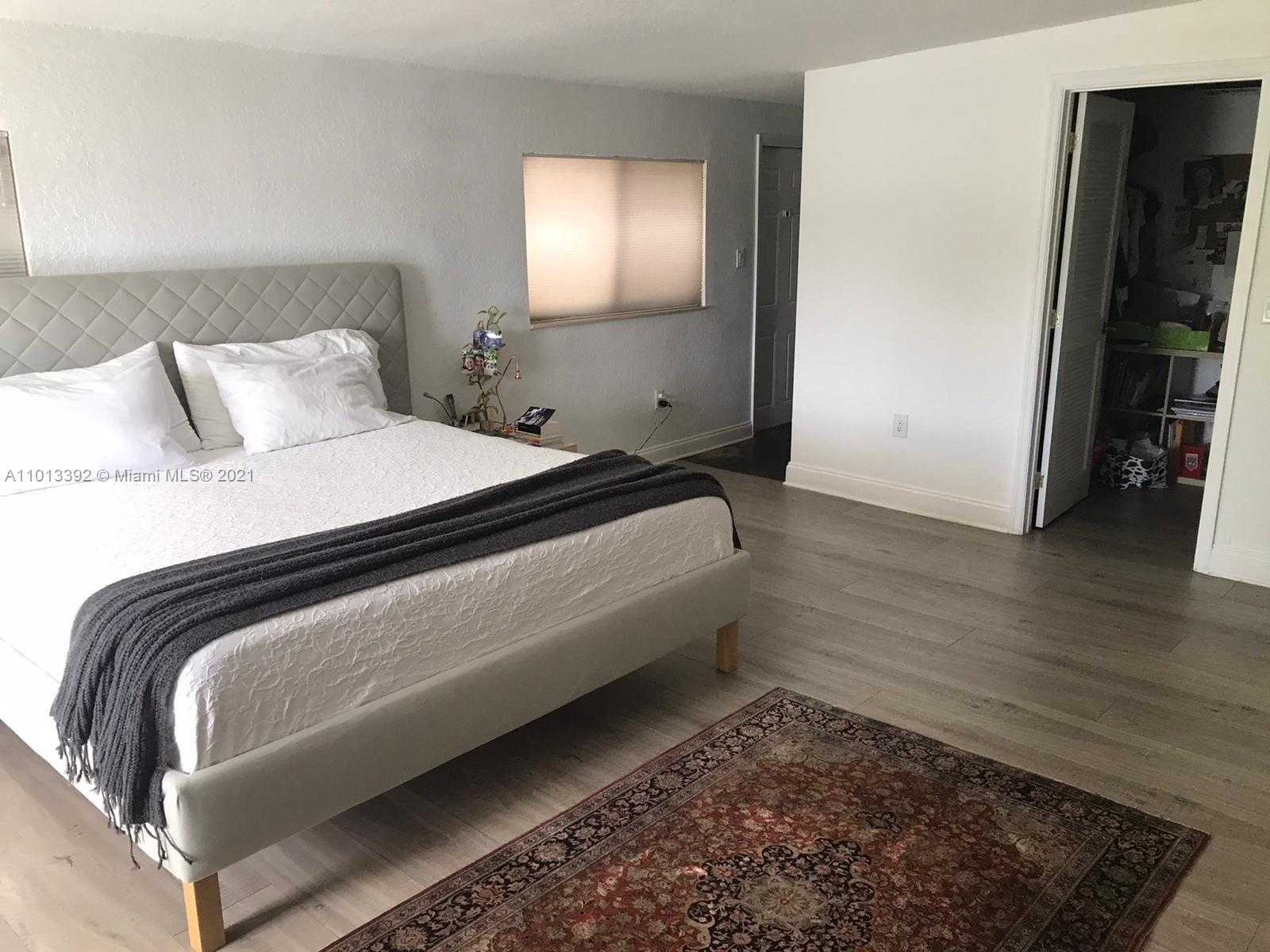 Small Image of 2050 NORTH EAST 196TH TER, North Miami Beach Number 11
