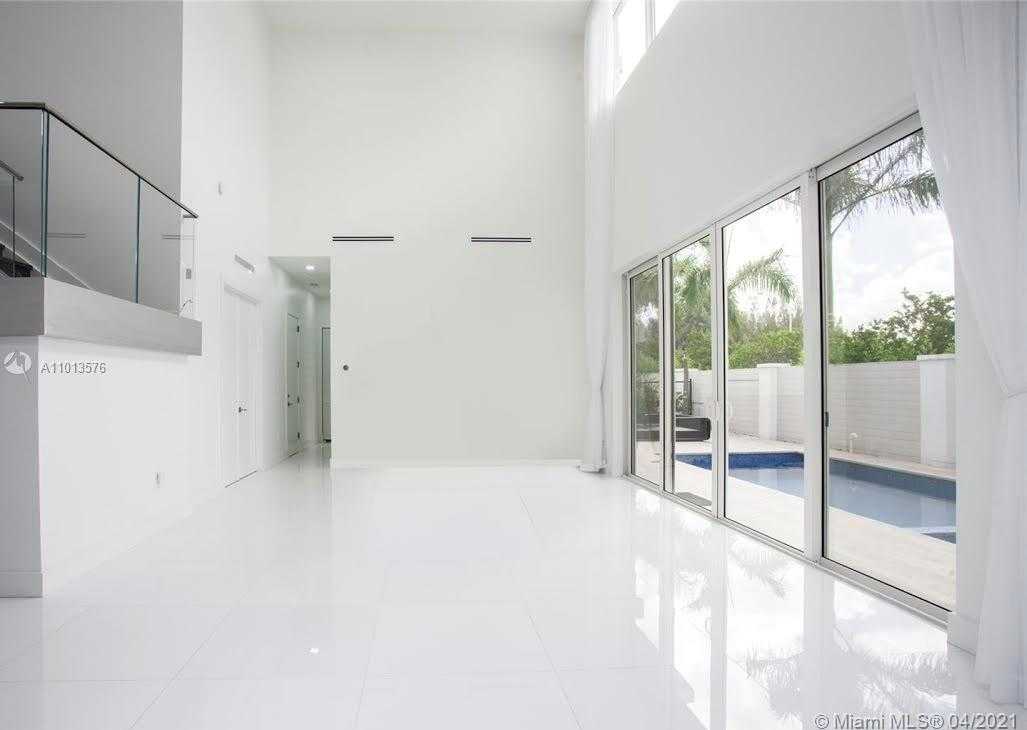 Small Image of 10320 NORTH WEST 74TH TER, Doral Number 12