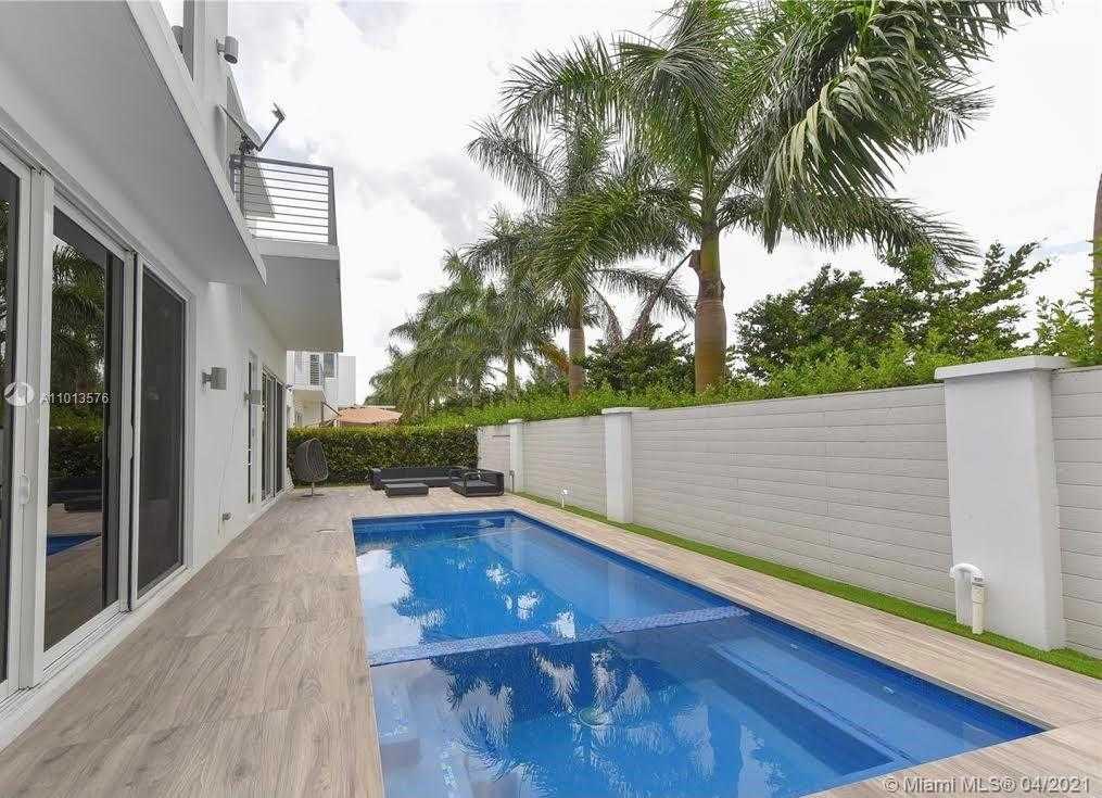Small Image of 10320 NORTH WEST 74TH TER, Doral Number 18