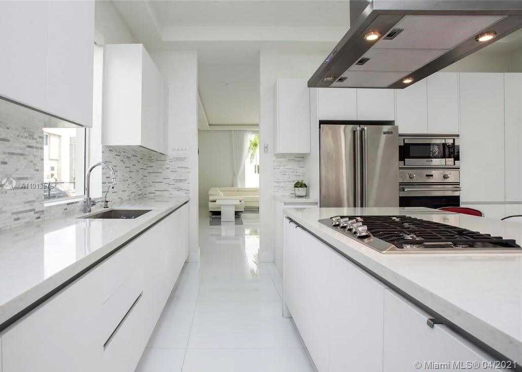 Small Image of 10320 NORTH WEST 74TH TER, Doral Number 8