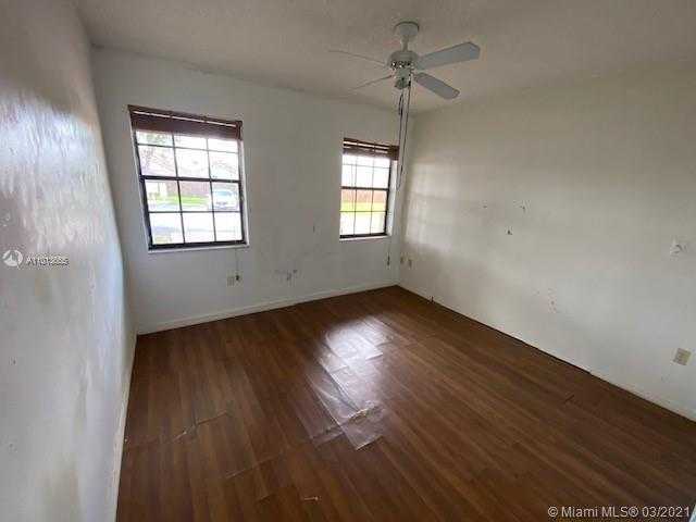 Small Image of 8459 NORTH WEST 189TH ST RD, Hialeah Number 12