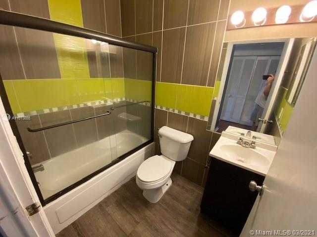 Small Image of 8459 NORTH WEST 189TH ST RD, Hialeah Number 14