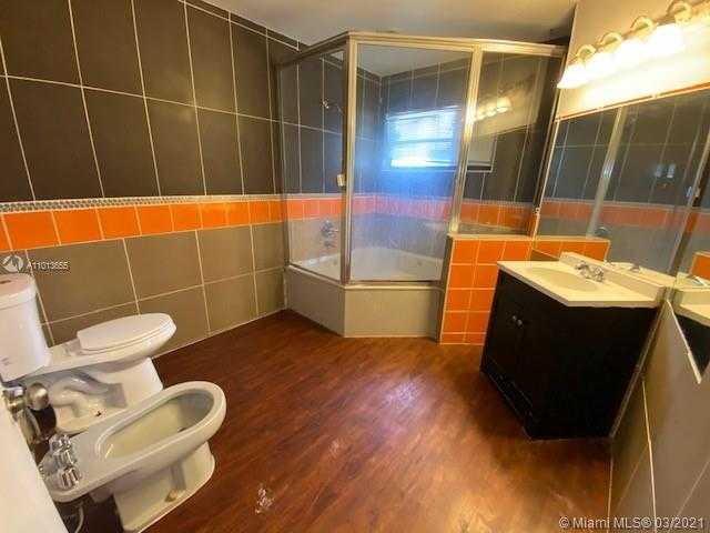 Small Image of 8459 NORTH WEST 189TH ST RD, Hialeah Number 15