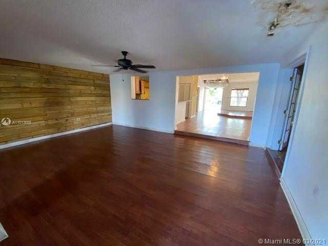 Small Image of 8459 NORTH WEST 189TH ST RD, Hialeah Number 20