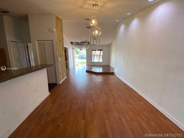 Small Image of 8459 NORTH WEST 189TH ST RD, Hialeah Number 22