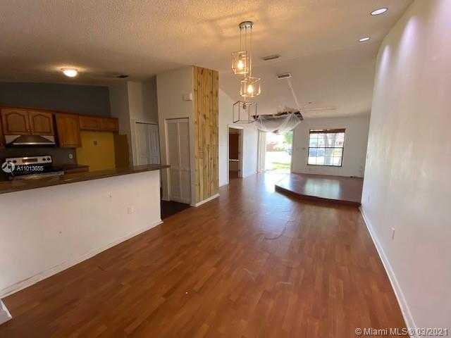 Small Image of 8459 NORTH WEST 189TH ST RD, Hialeah Number 23