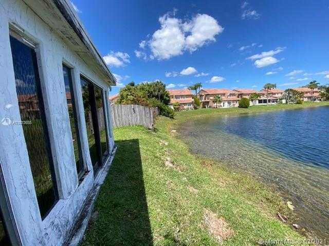 Small Image of 8459 NORTH WEST 189TH ST RD, Hialeah Number 25
