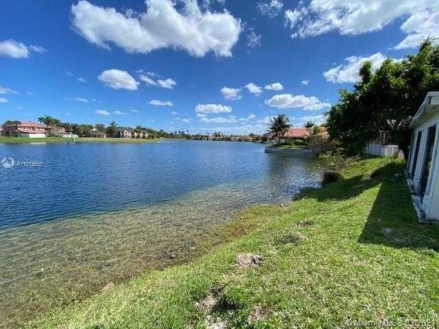 Small Image of 8459 NORTH WEST 189TH ST RD, Hialeah Number 26