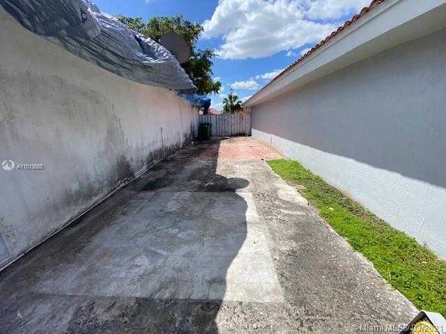 Small Image of 8459 NORTH WEST 189TH ST RD, Hialeah Number 28