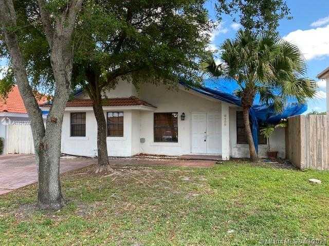 Small Image of 8459 NORTH WEST 189TH ST RD, Hialeah Number 3