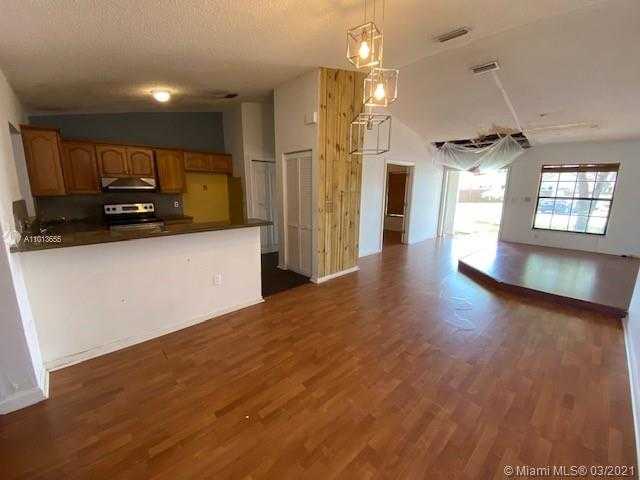 Small Image of 8459 NORTH WEST 189TH ST RD, Hialeah Number 6