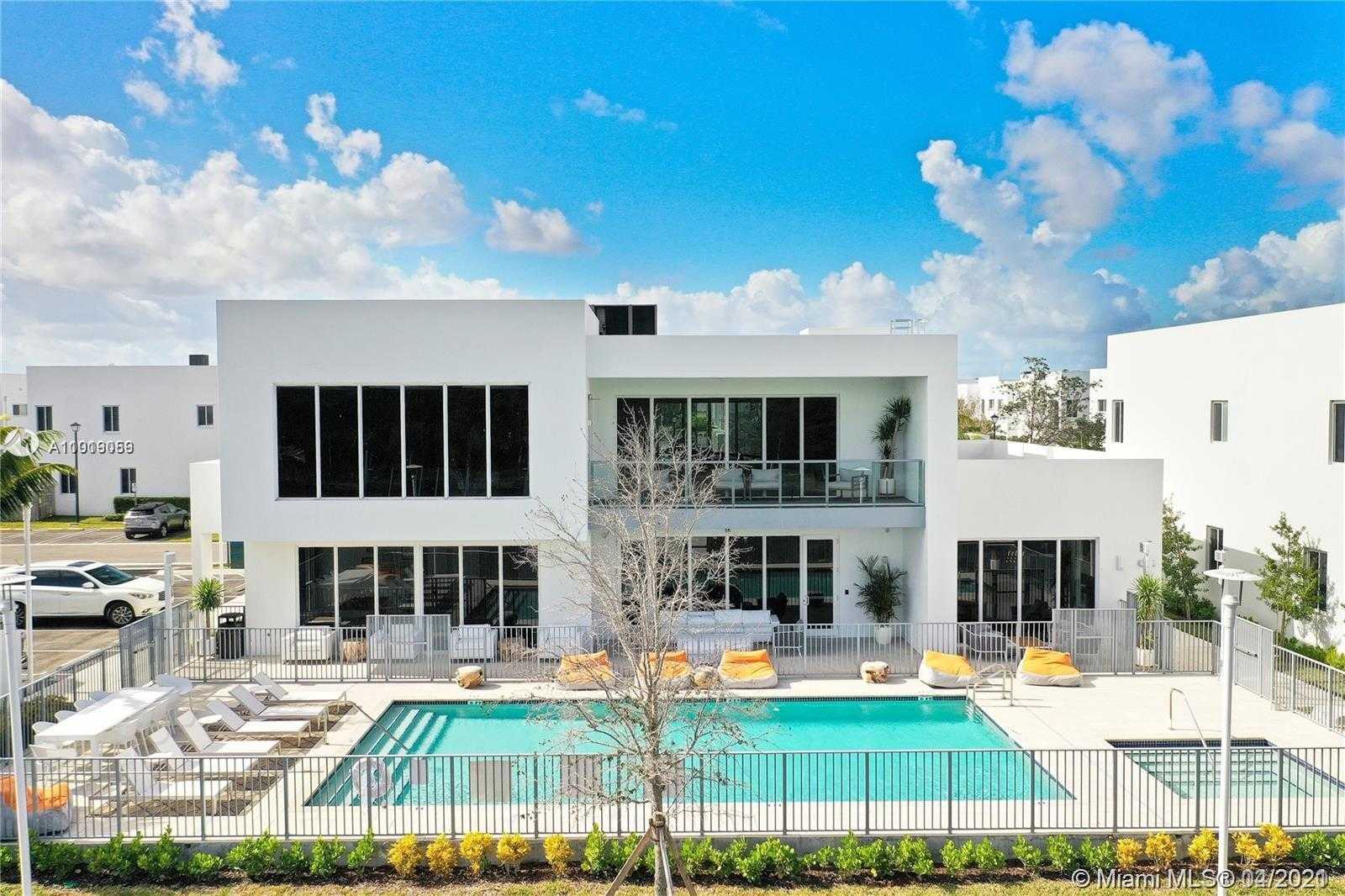 Small Image of 6760 NORTH WEST 103RD PL, Doral Number 11
