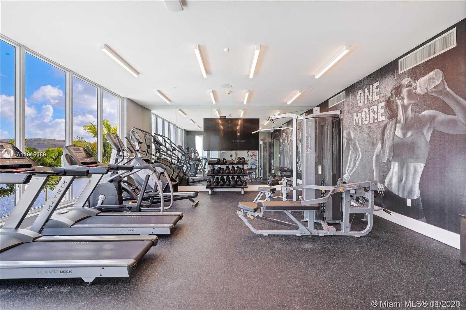 Small Image of 6760 NORTH WEST 103RD PL, Doral Number 12