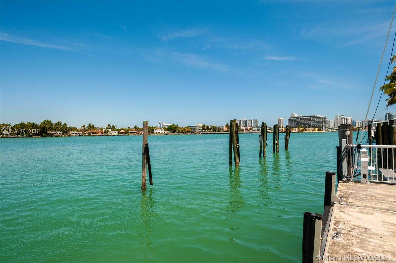 Small Image of 58 LA GORCE CIR, Miami Beach Number 10