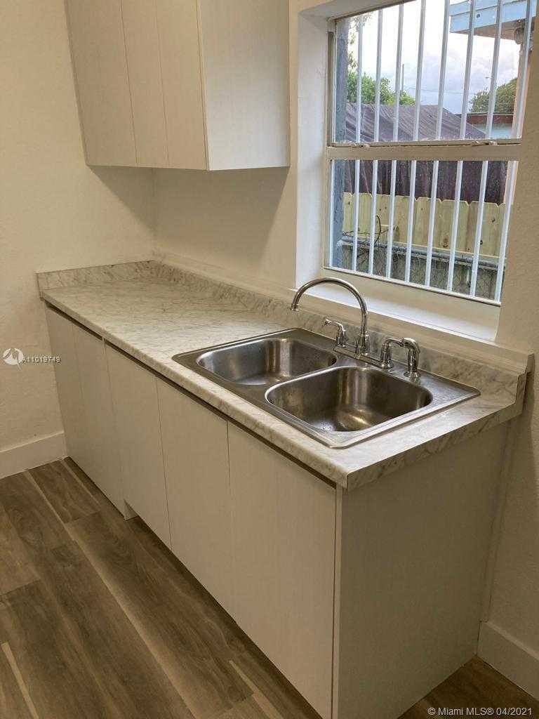 Small Image of 1550 NORTH WEST 67TH ST, Miami Number 3