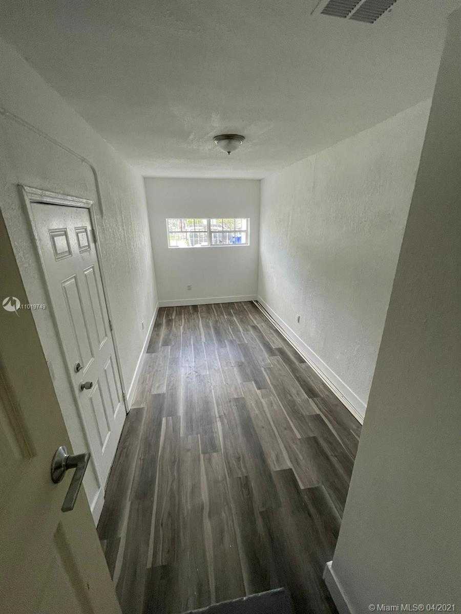 Small Image of 1550 NORTH WEST 67TH ST, Miami Number 5