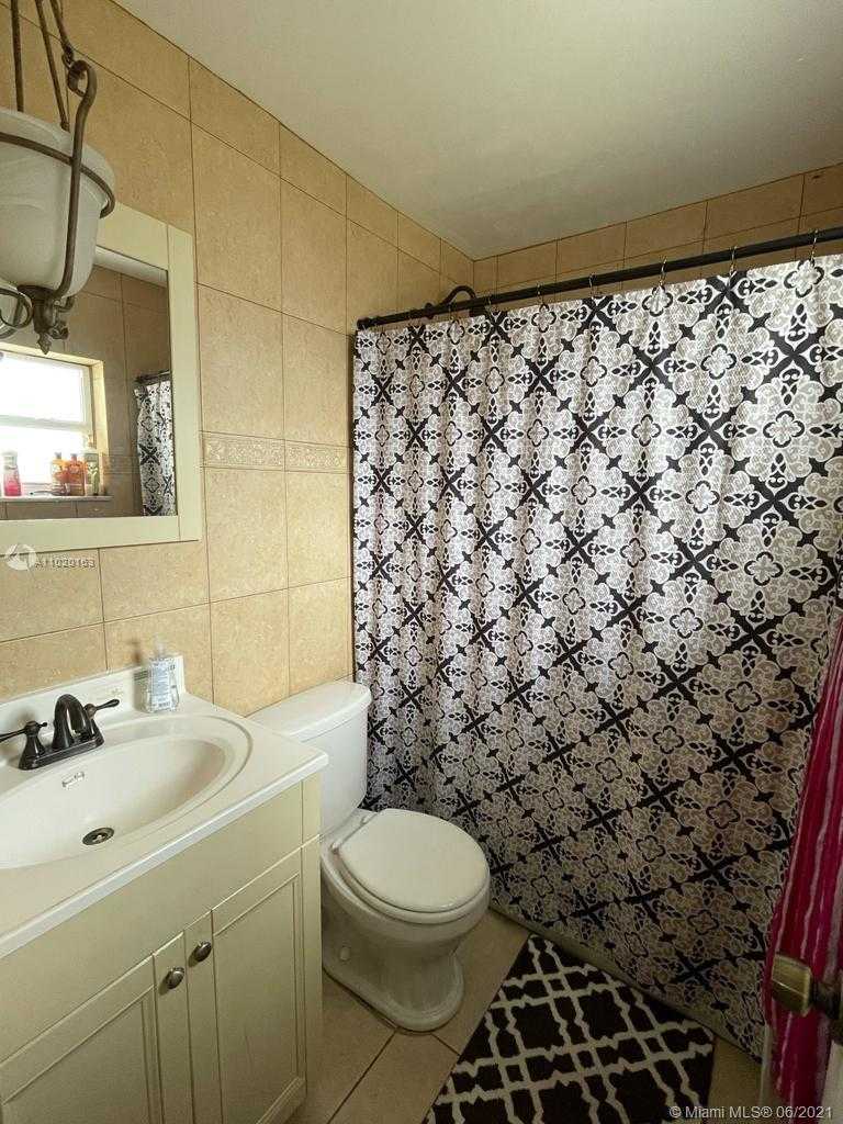 Small Image of 6807 NORTH WEST 77TH ST, Tamarac Number 3