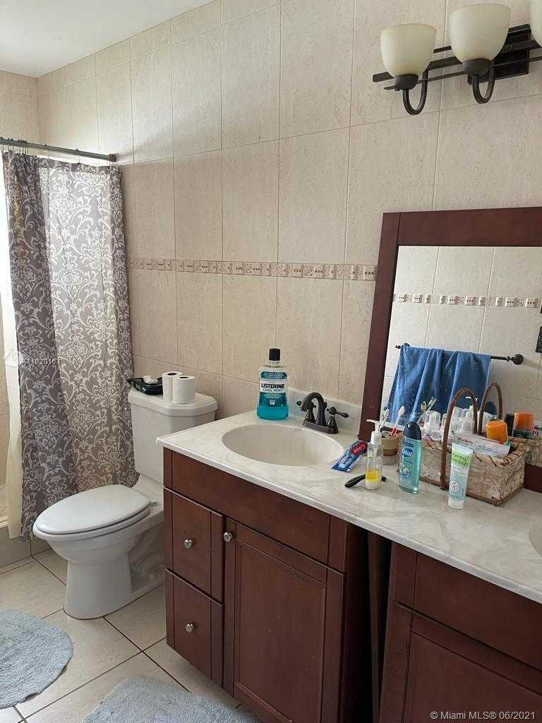 Small Image of 6807 NORTH WEST 77TH ST, Tamarac Number 5