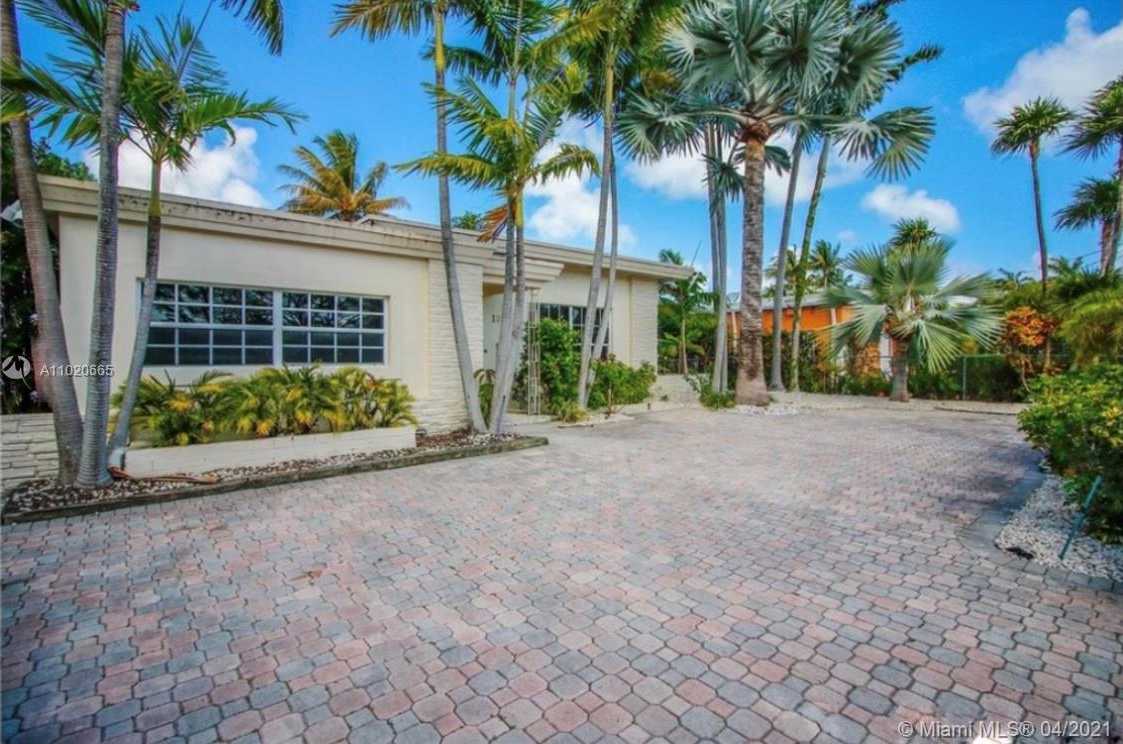 Small Image of 1395 DAYTONIA RD, Miami Beach Number 4