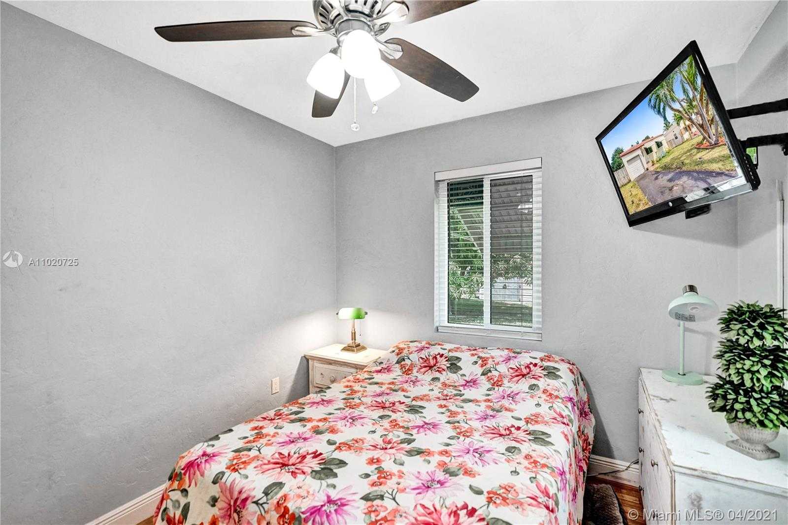 Small Image of 1009 NORTH 17TH CT, Hollywood Number 23