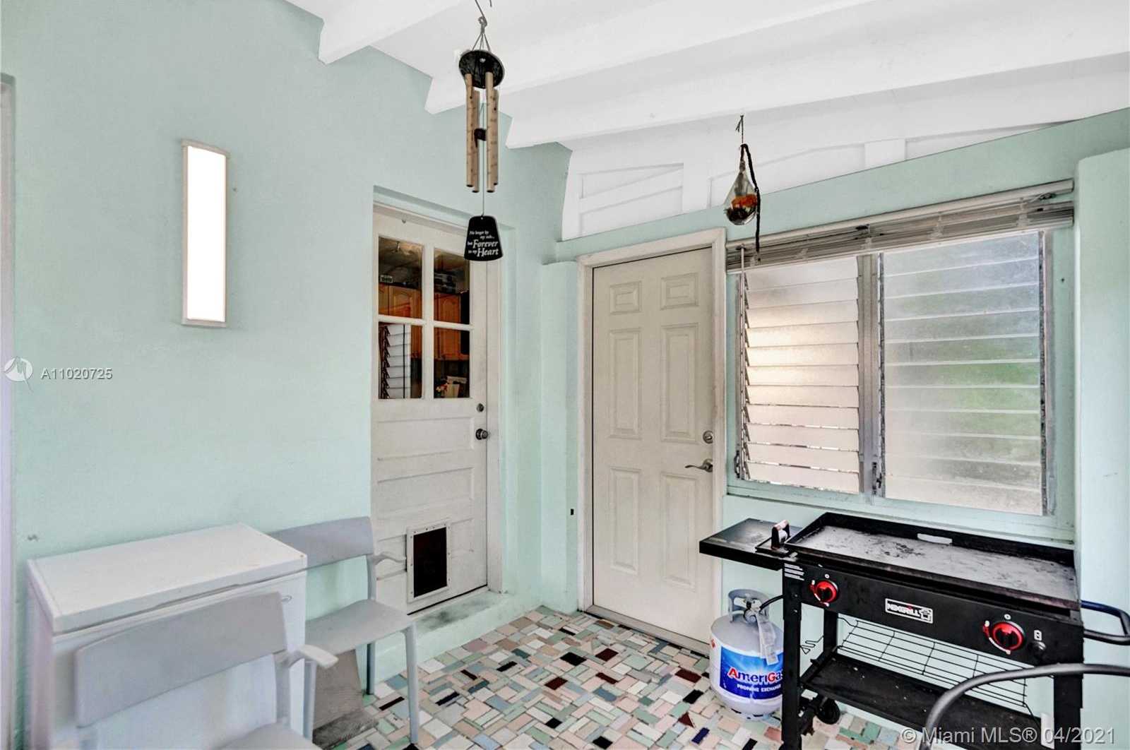 Small Image of 1009 NORTH 17TH CT, Hollywood Number 27