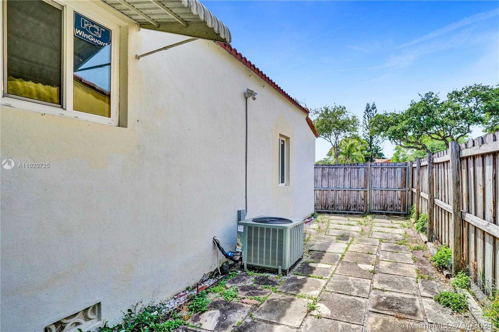 Small Image of 1009 NORTH 17TH CT, Hollywood Number 29