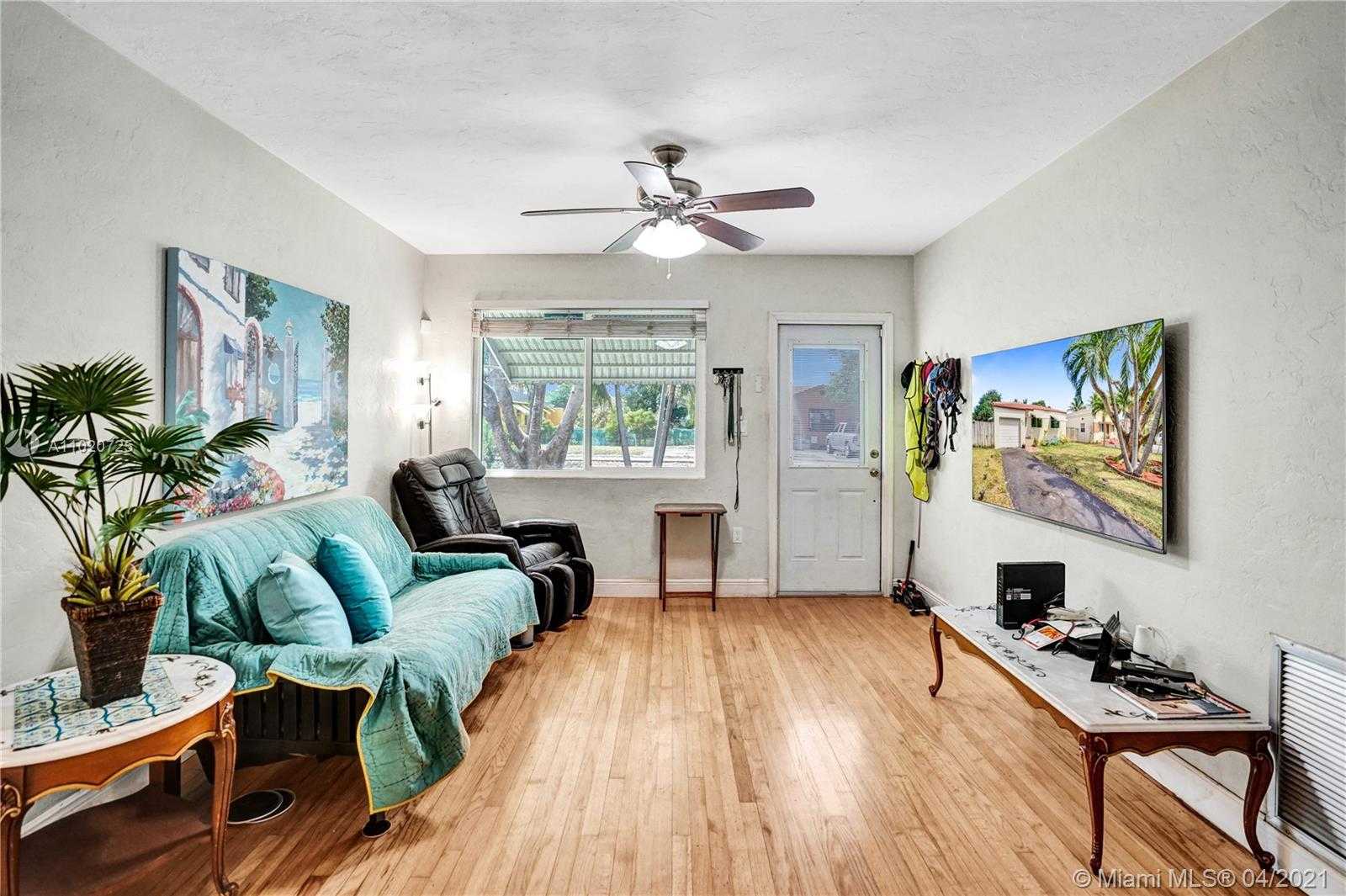 Small Image of 1009 NORTH 17TH CT, Hollywood Number 9