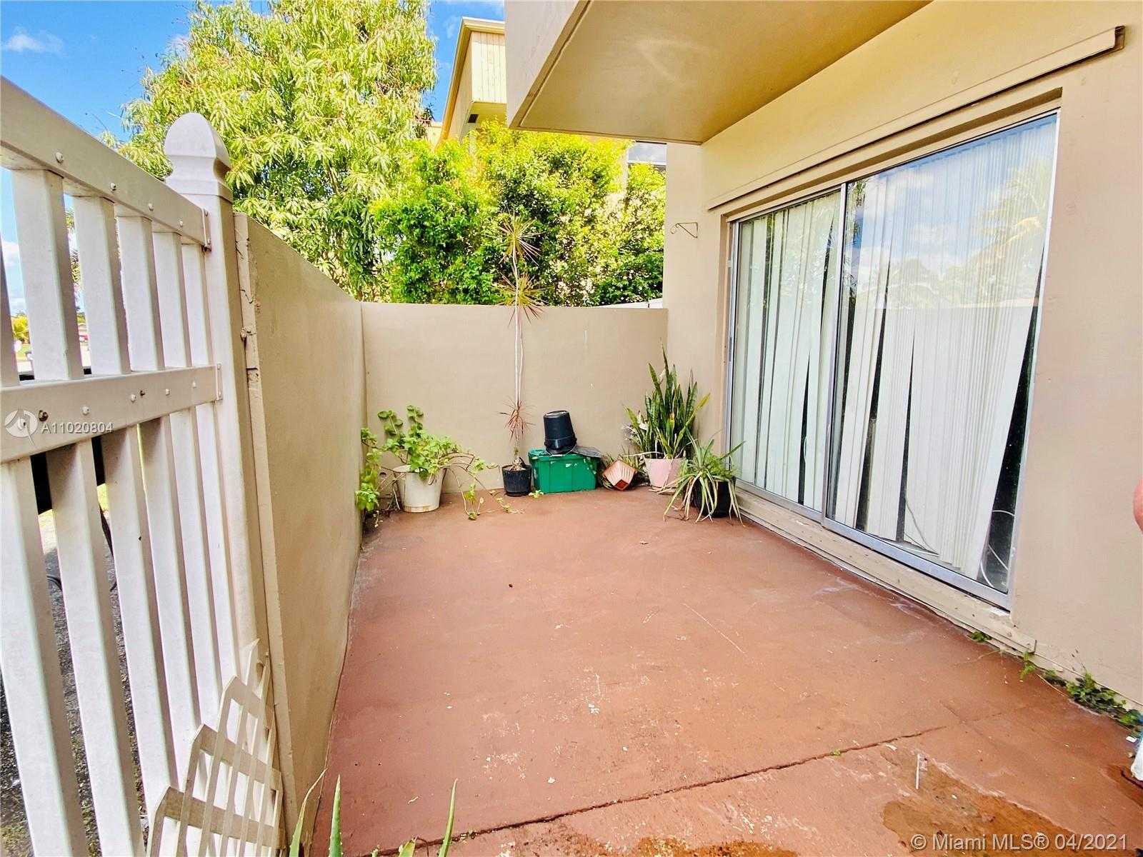 Small Image of 7950 FOREST BLVD, North Lauderdale Number 2