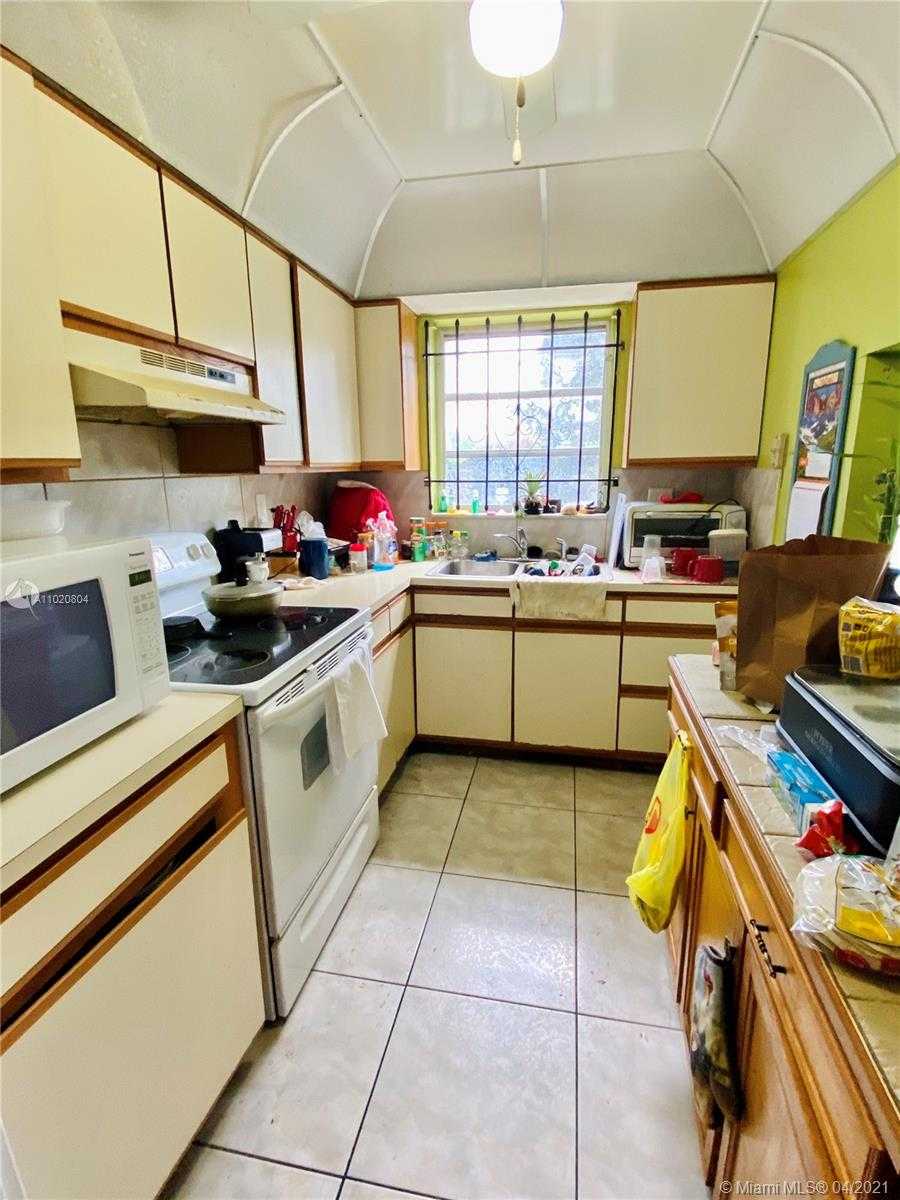 Small Image of 7950 FOREST BLVD, North Lauderdale Number 4