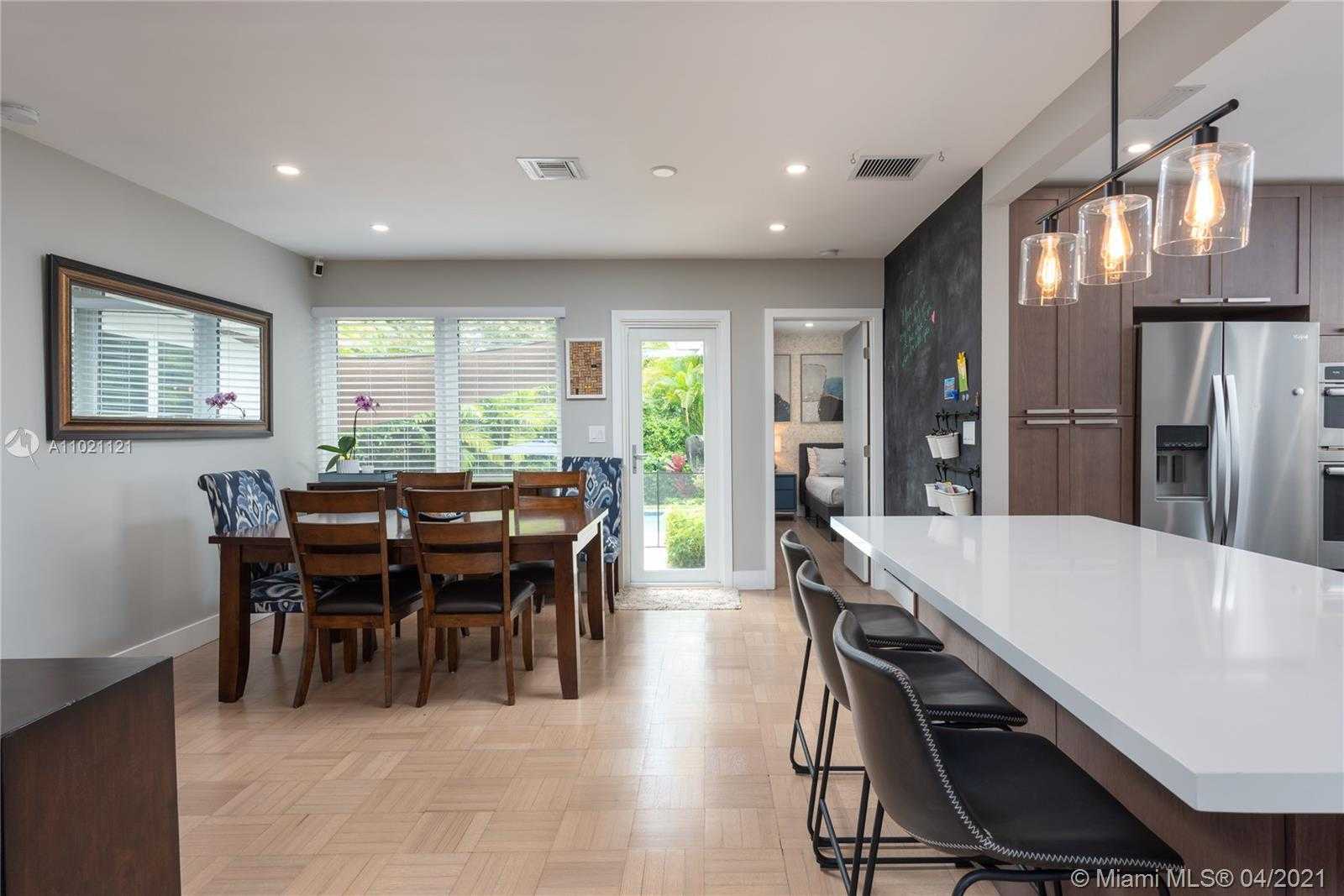 Small Image of 708 MAJORCA AVE, Coral Gables Number 11