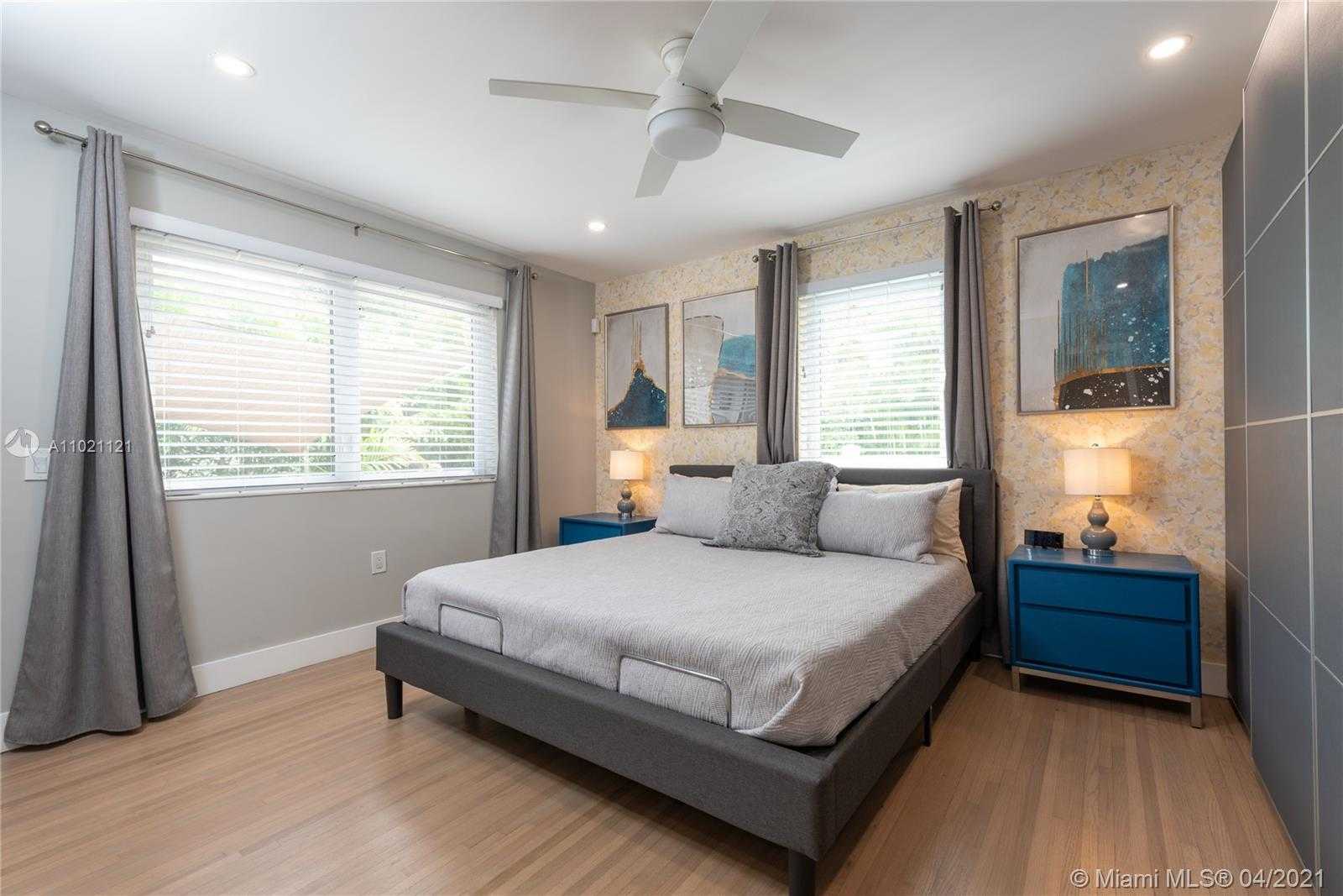 Small Image of 708 MAJORCA AVE, Coral Gables Number 17