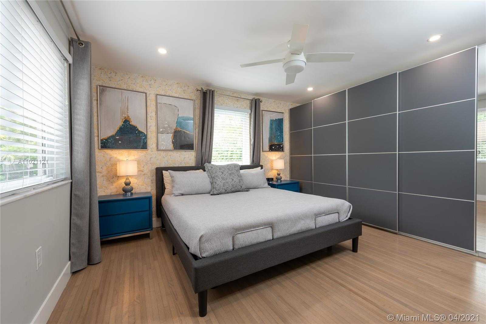 Small Image of 708 MAJORCA AVE, Coral Gables Number 18