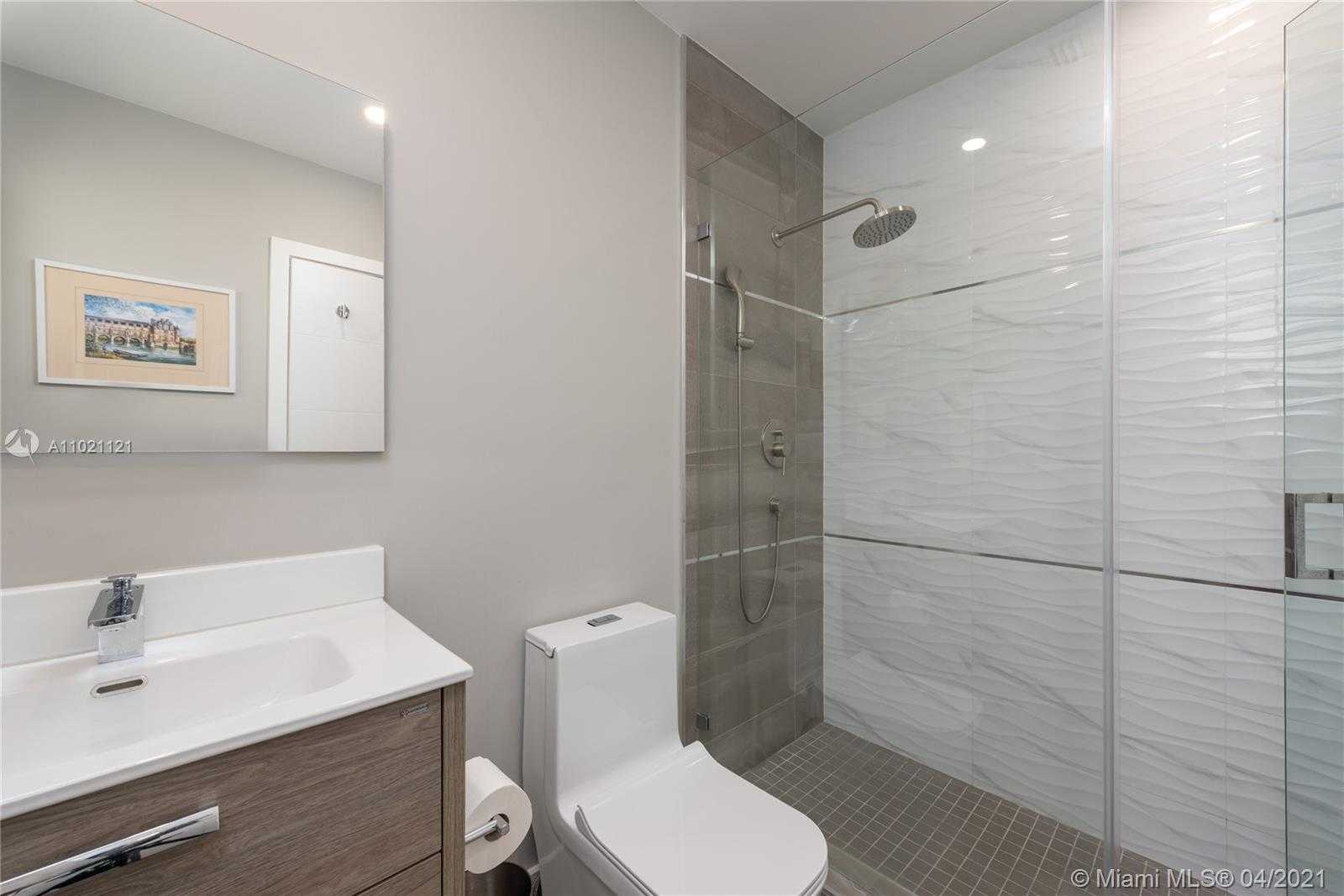 Small Image of 708 MAJORCA AVE, Coral Gables Number 19