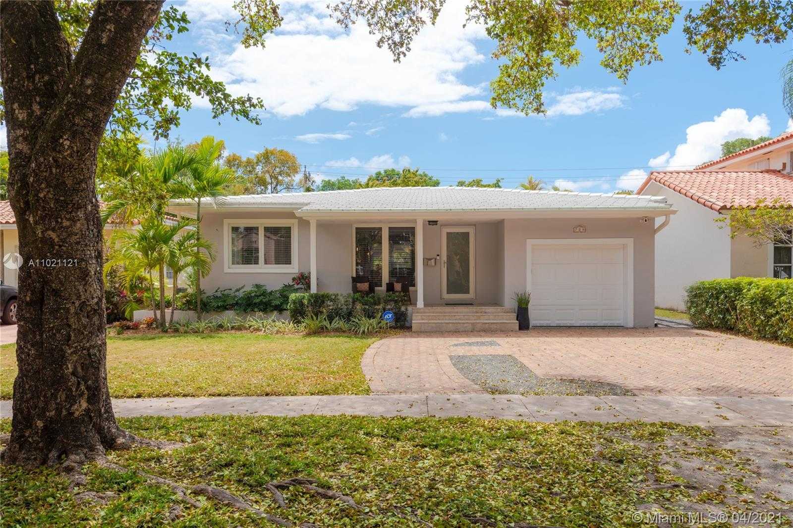 Small Image of 708 MAJORCA AVE, Coral Gables Number 2