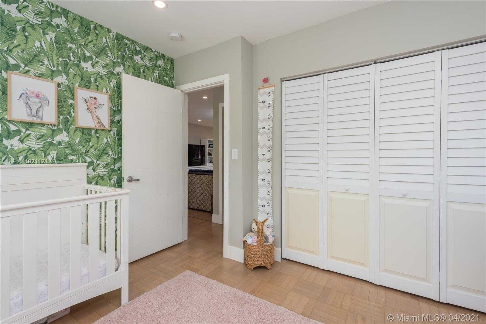 Small Image of 708 MAJORCA AVE, Coral Gables Number 20