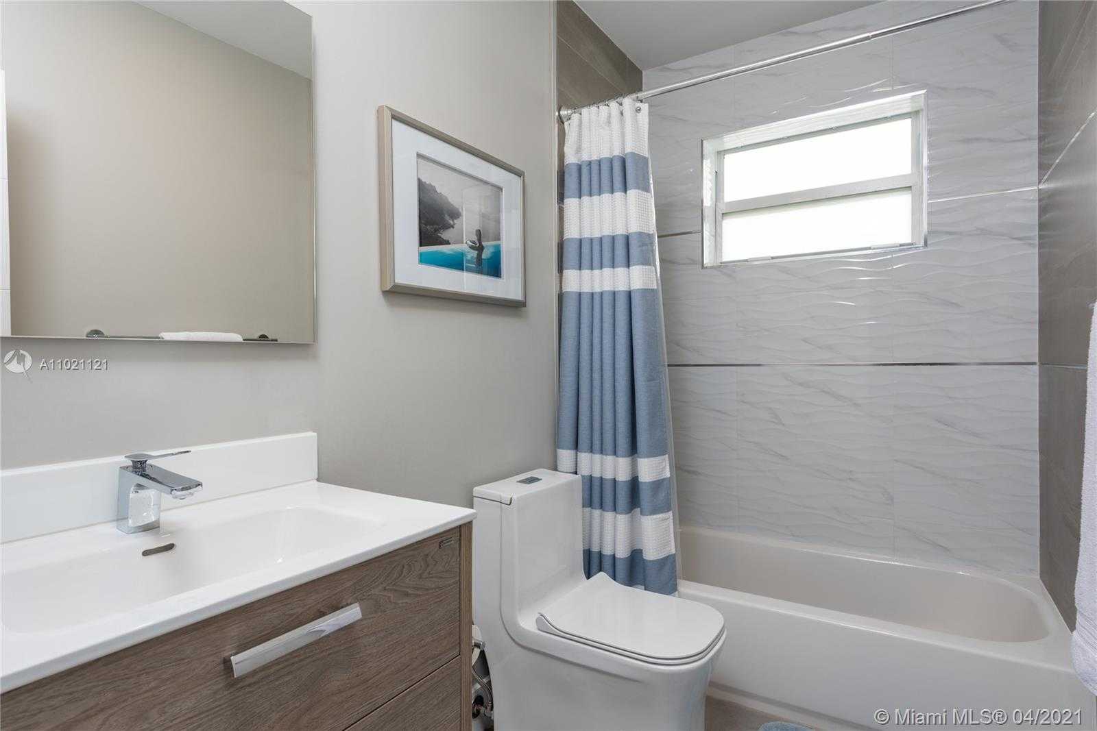 Small Image of 708 MAJORCA AVE, Coral Gables Number 23