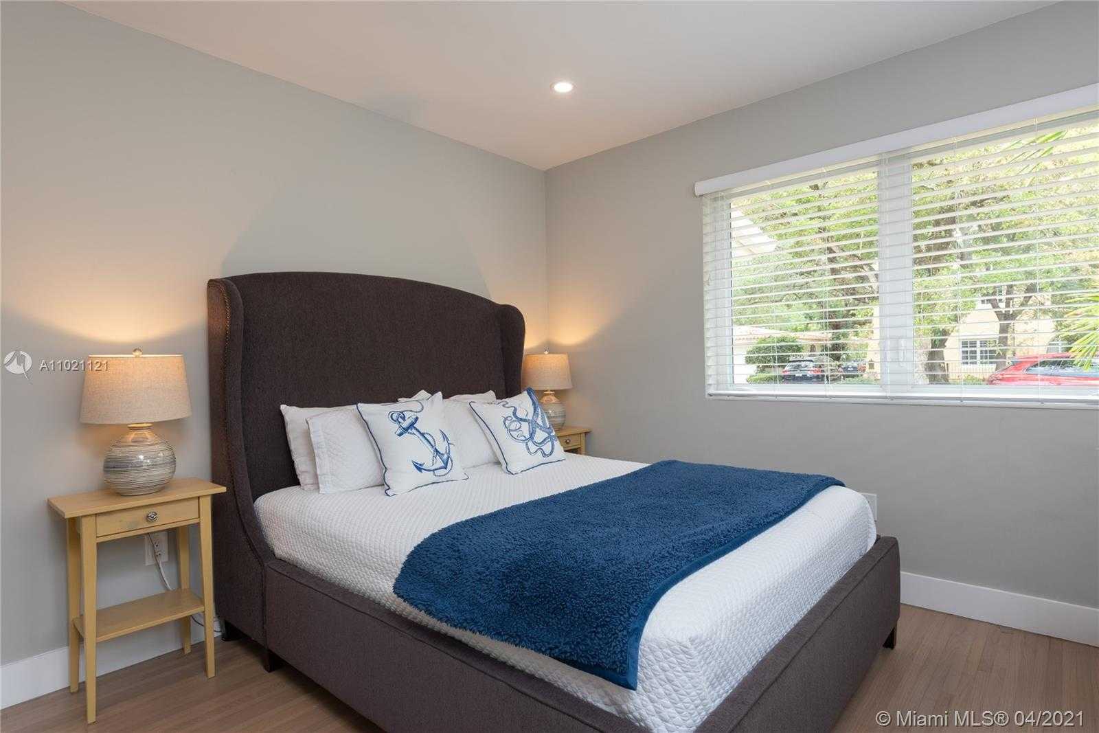 Small Image of 708 MAJORCA AVE, Coral Gables Number 25