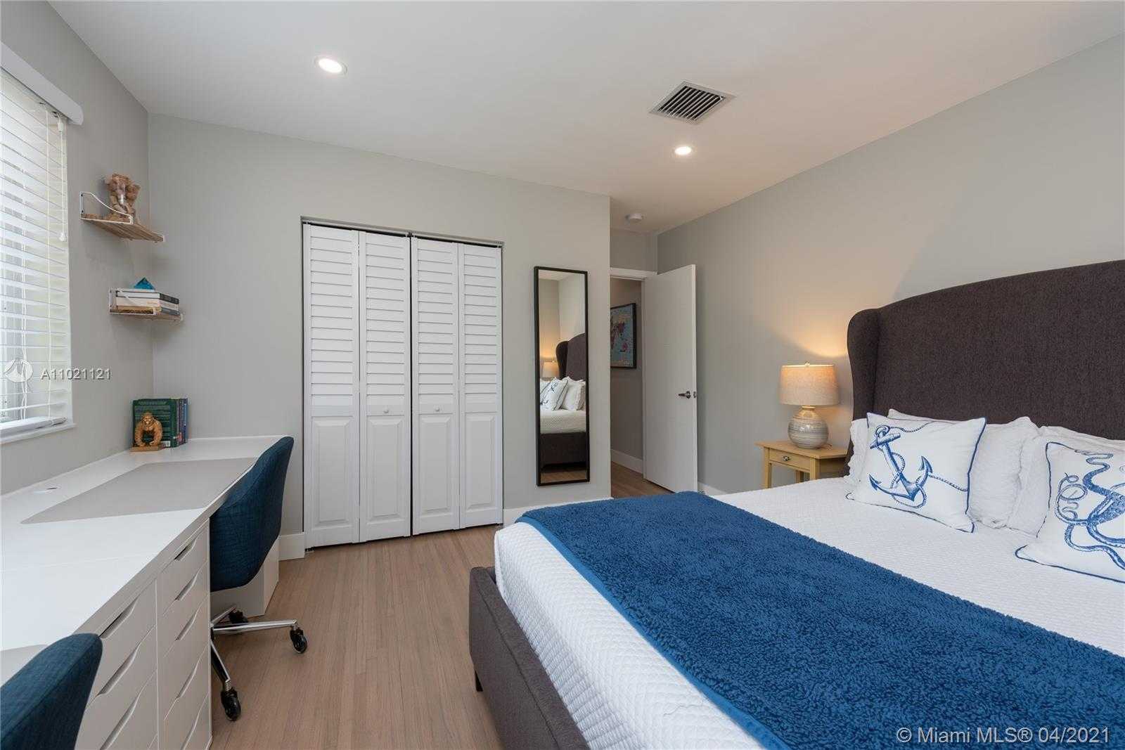 Small Image of 708 MAJORCA AVE, Coral Gables Number 26