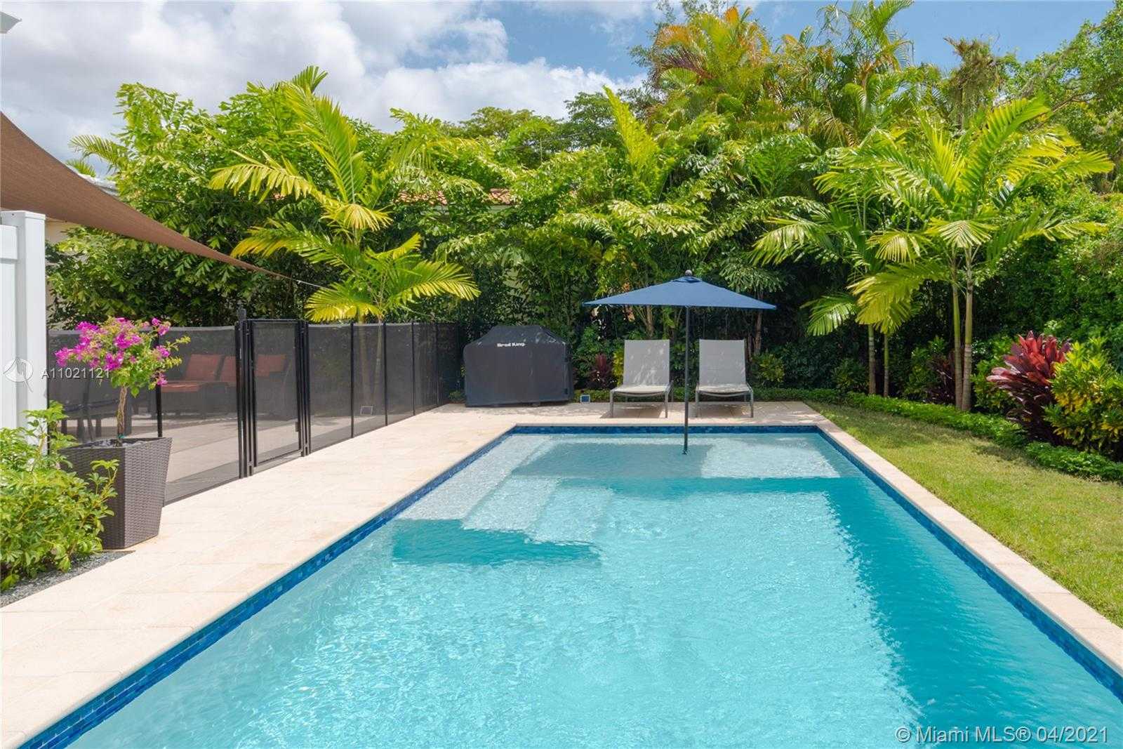 Small Image of 708 MAJORCA AVE, Coral Gables Number 29