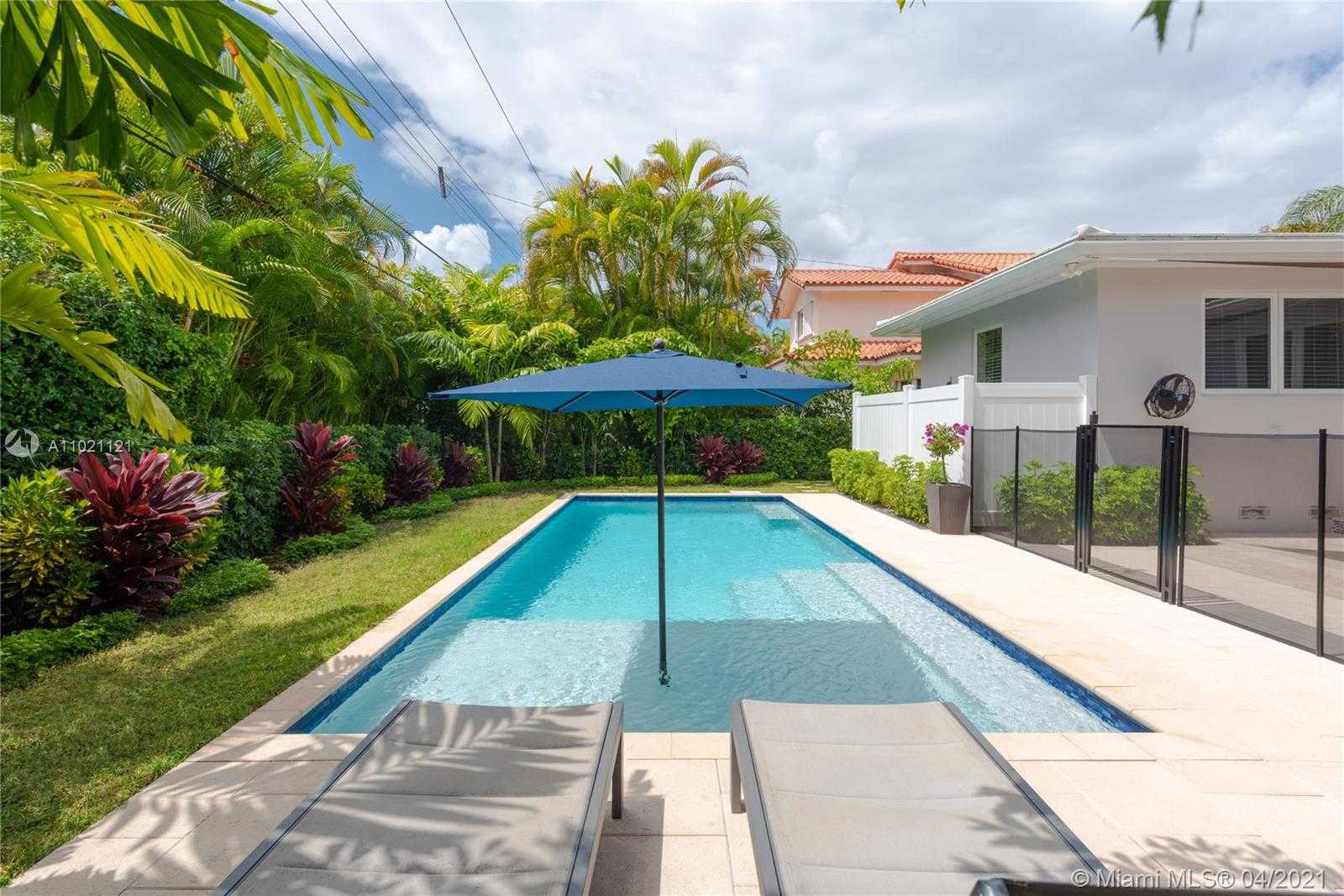 Small Image of 708 MAJORCA AVE, Coral Gables Number 3